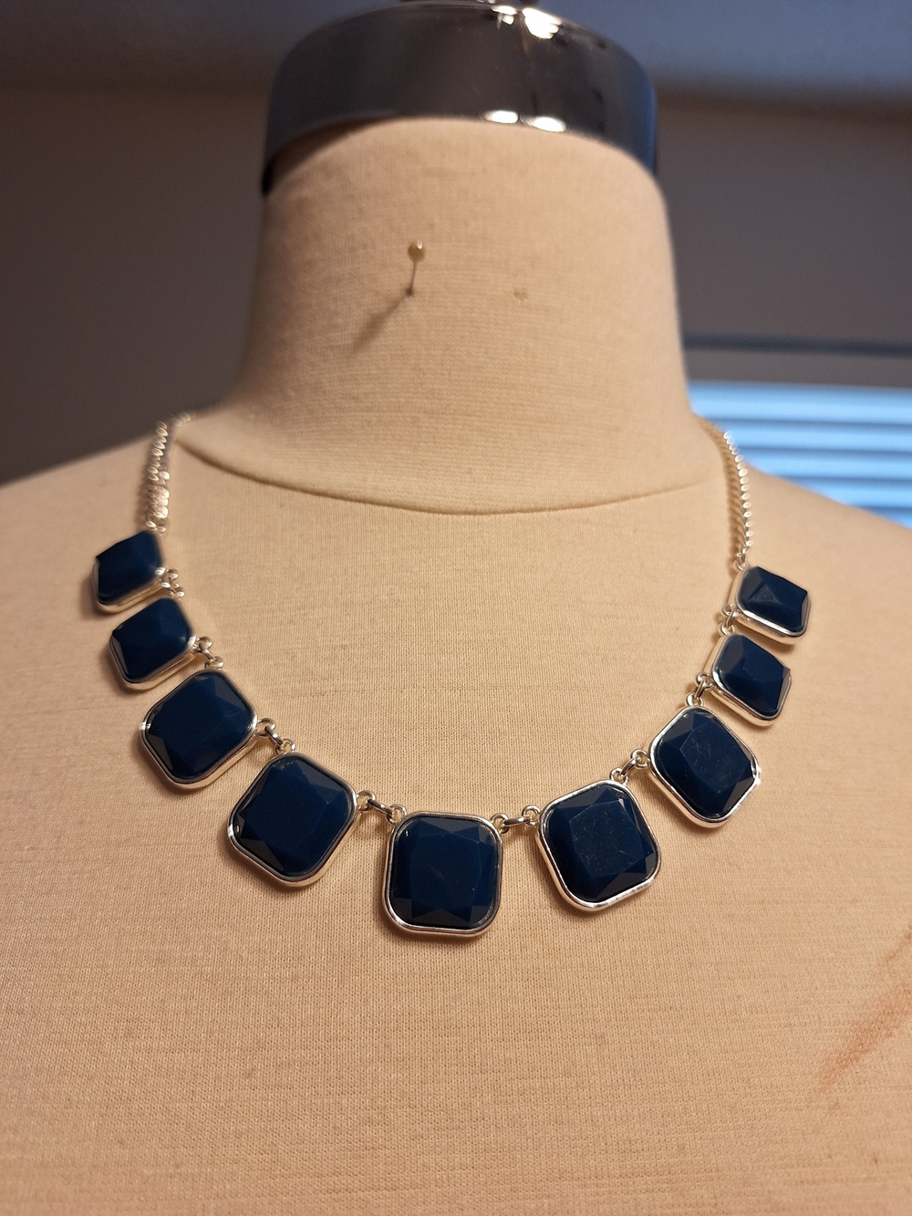 Liz Claiborne Silvertone Blue Bib Statement Necklace Costume Jewelry